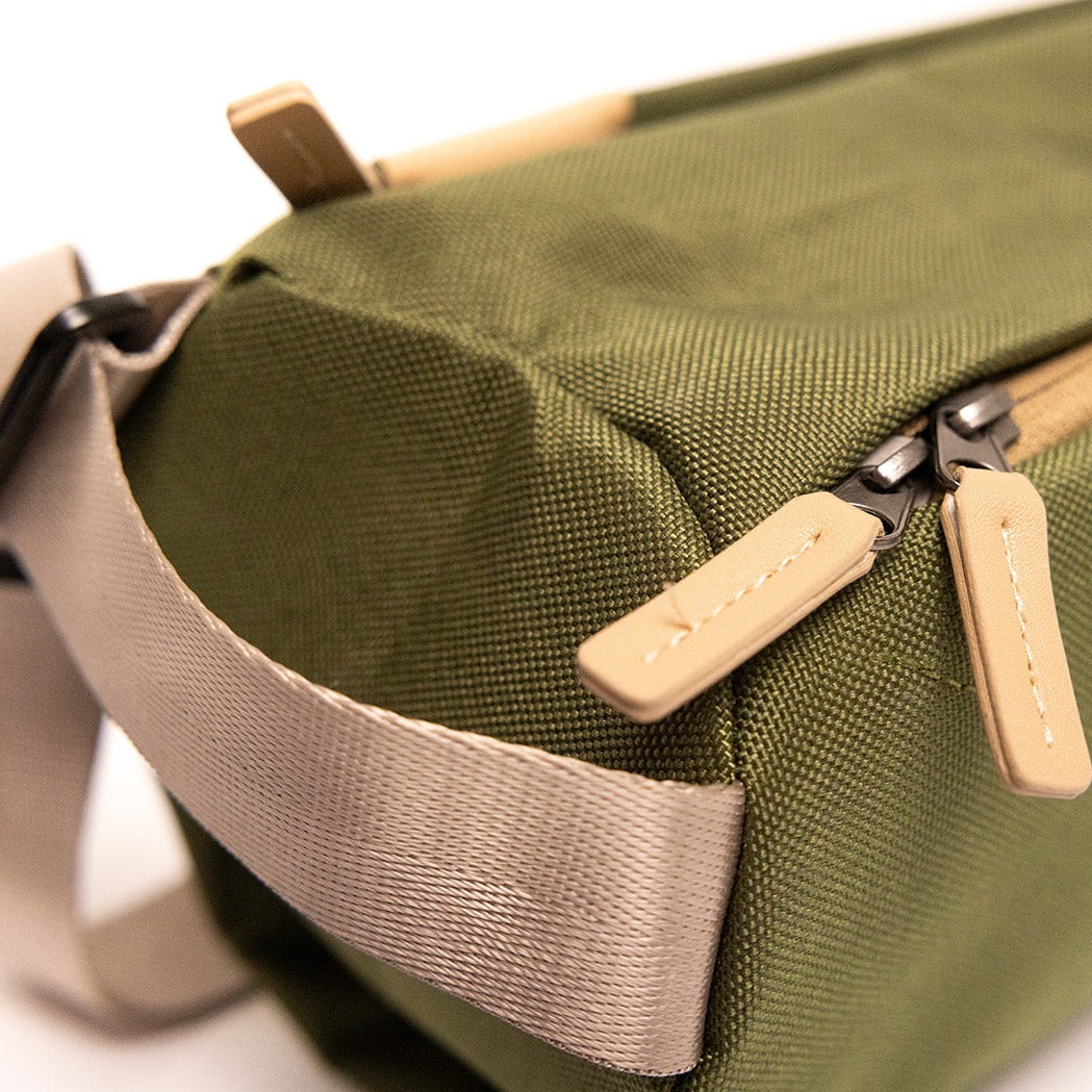Spacious Gusseted Crossbody Bag with Adjustable Strap & Magnetic Clasp