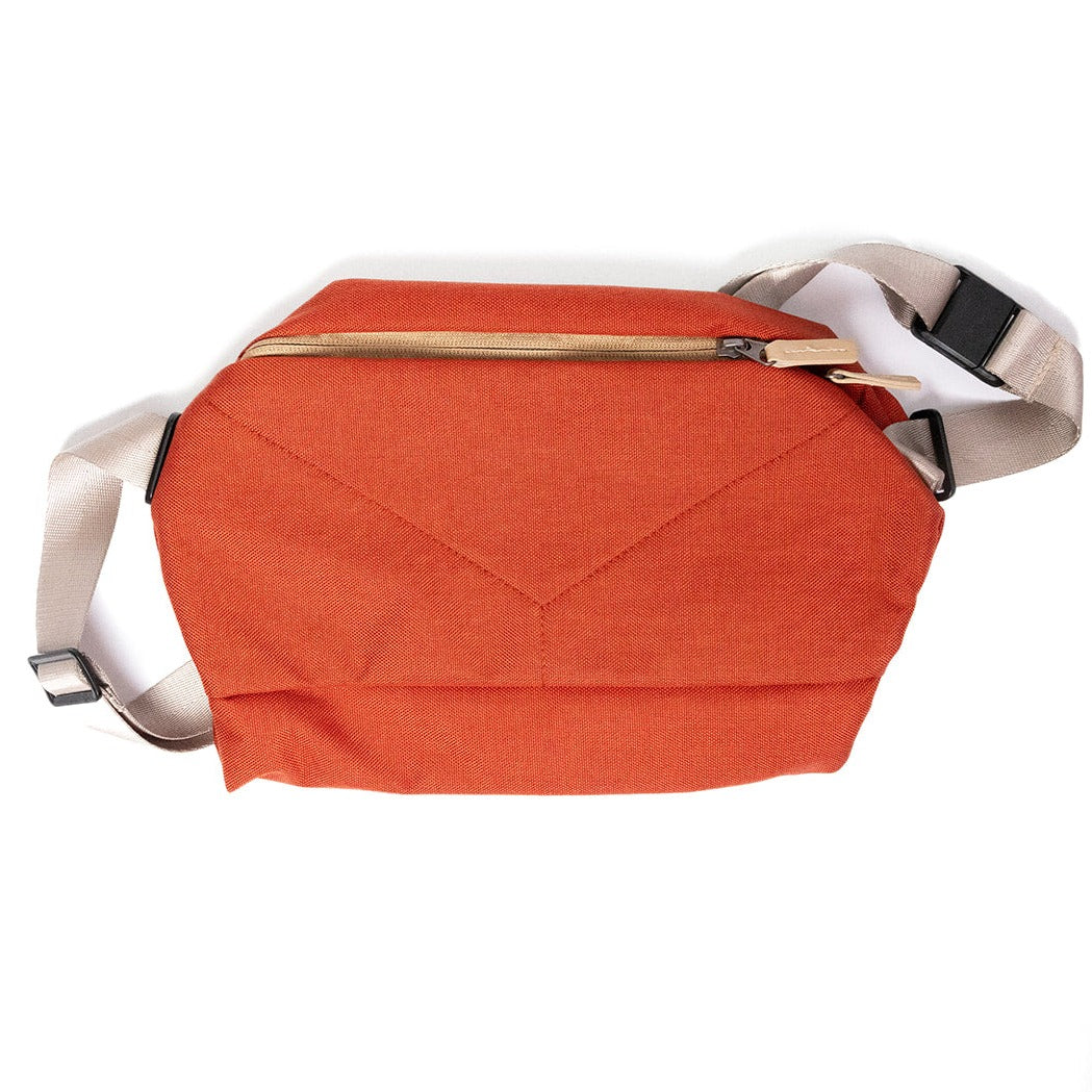 Spacious Gusseted Crossbody Bag with Adjustable Strap & Magnetic Clasp